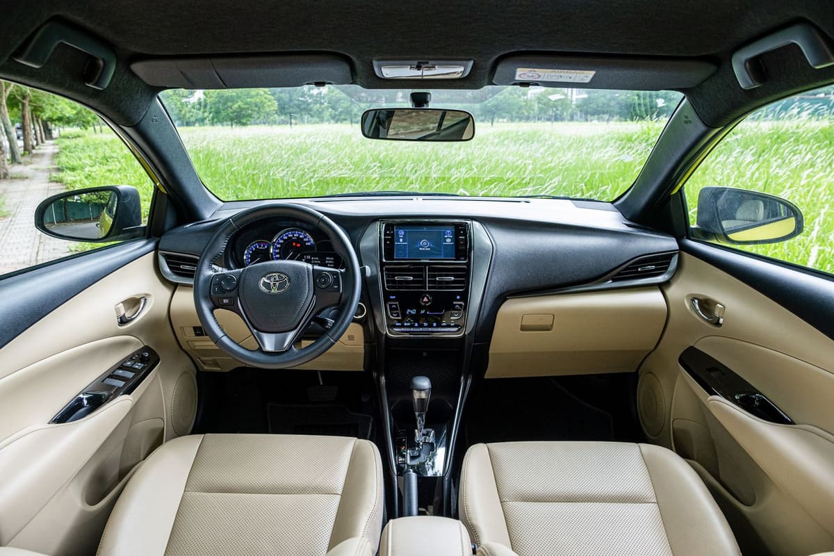 Khoảng cách giữa hai hàng ghế của Yaris rất rộng