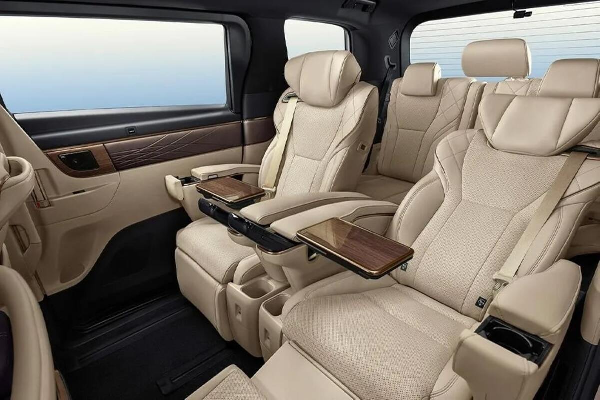 Khoang hành khách tiện nghi của Toyota Alphard