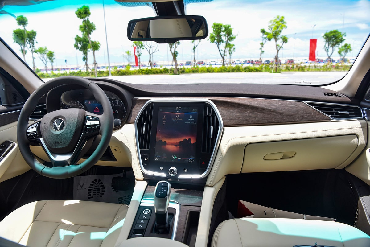 Khoang lái của Lux SA2.0 được thiết kế với tầm nhìn rộng