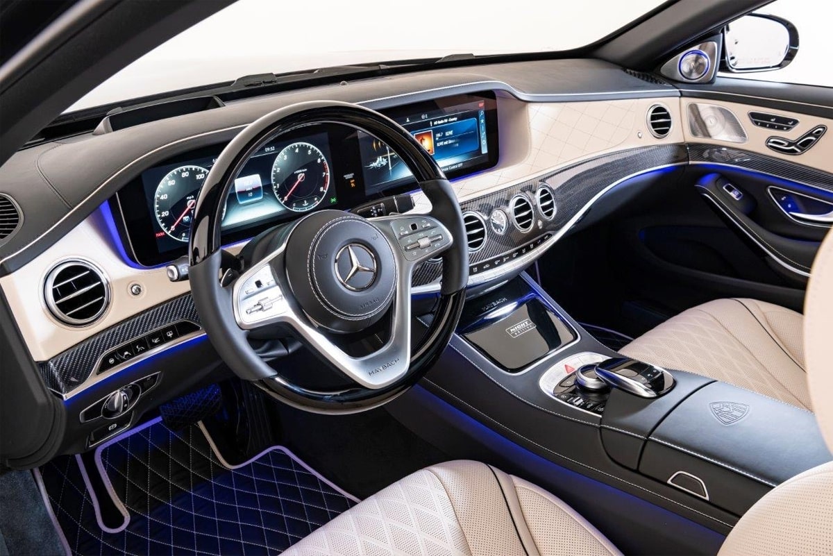 Khoang lái của Maybach S650 rộng rãi, sang trọng đầy đẳng cấp