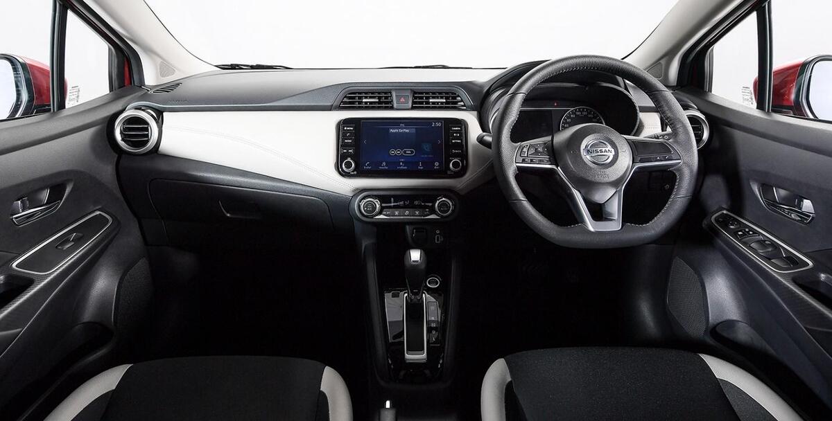 Khoang lái của Nissan Sunny 2020 rộng, đa chức năng