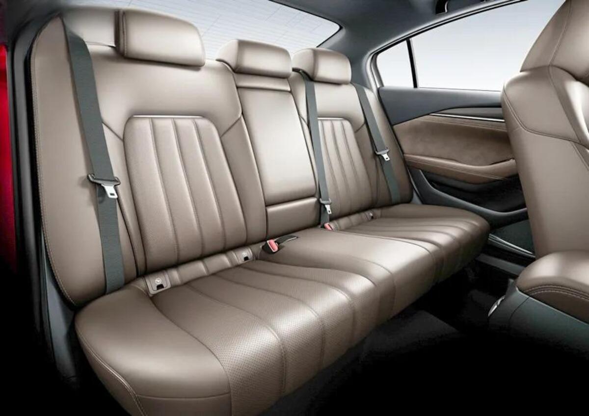Không gian chở khách của Mazda CX-5 2018 nhỉnh hơn Mazda 6 2.5T