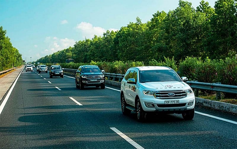 Kinh nghiệm giúp phụ nữ lái xe ô tô chắc tay, an toàn
