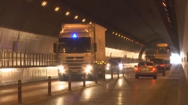 Lái xe qua hầm đường bộ cần bật đèn chiếu sáng gần