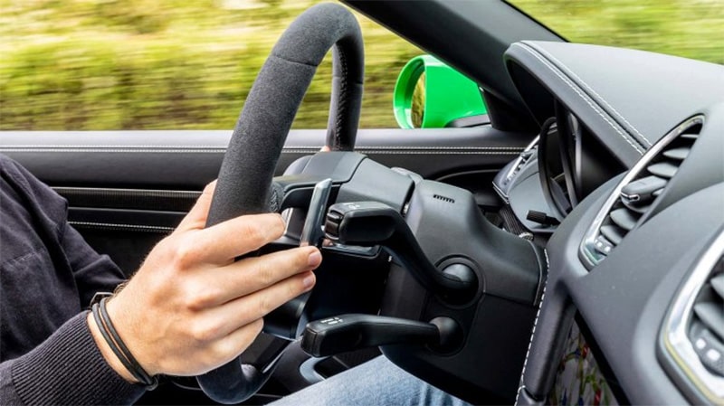 Lẫy chuyển số trên vô lăng có công dụng dùng để làm gì?