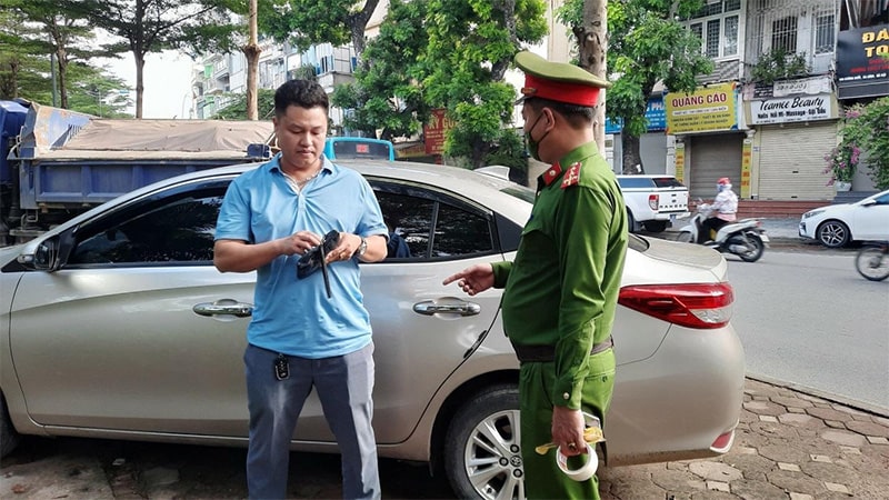 Lỗi dừng đỗ xe ô tô phạt bao nhiêu tiền