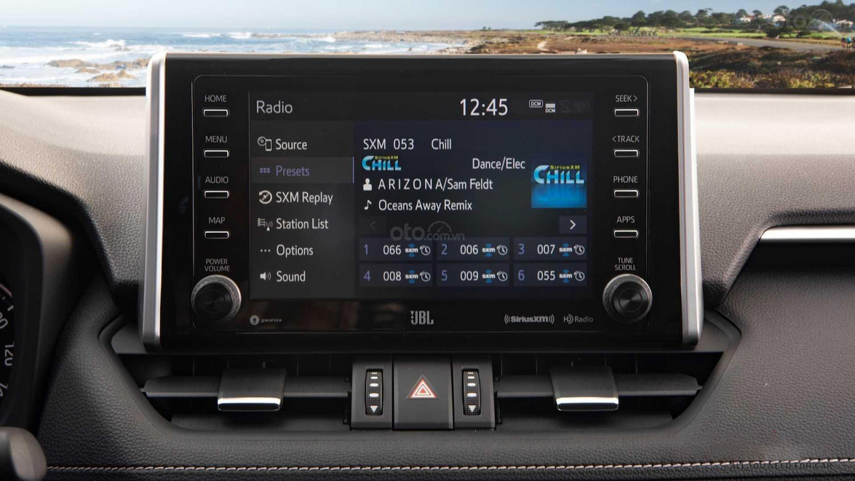 Màn hình 8 inch trên bản RAV4 Limited 2019 có giao diện dễ sử dụng 