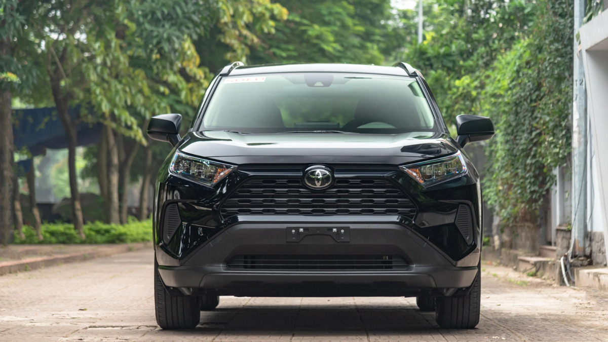 Mặt trước của Toyota Rav4 2020 được thiết kế với lưới tản nhiệt hình ngôi sao lớn
