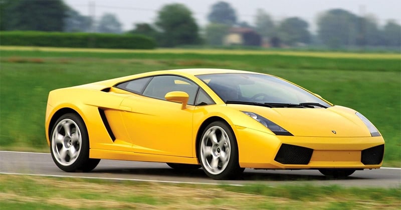 Màu xe không nên chọn đối với nữ mệnh 1977