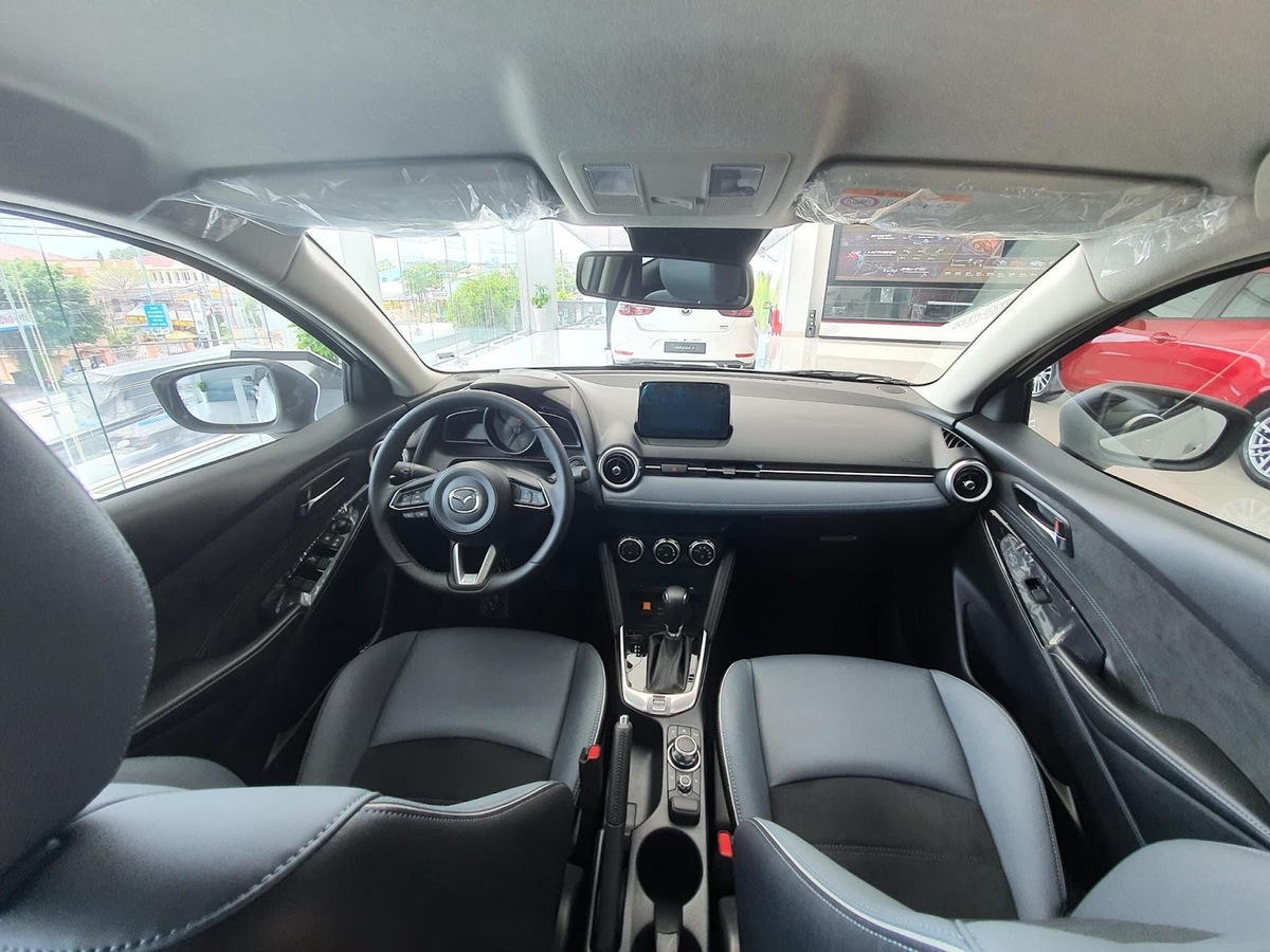 Mazda 2 2023 cao cấp có đi kèm màn hình 7ich giải trí hiện đại
