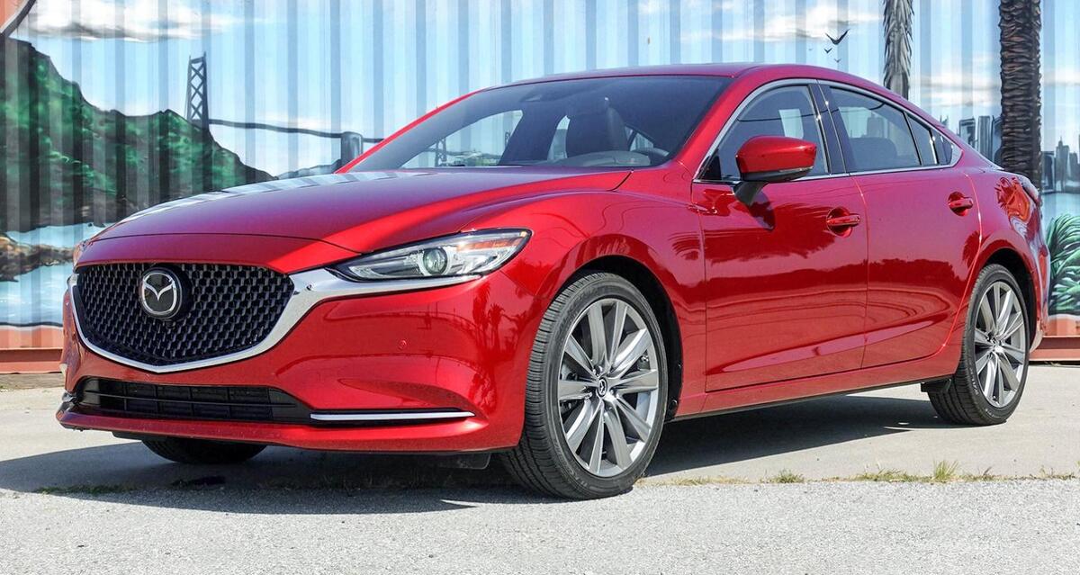 Mazda 6 2019 có thiết kế nổi bật ở mọi điểm đầu, thân xe