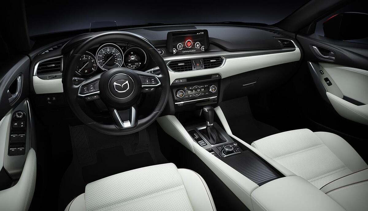 Mazda 6 2019 nội thất trẻ trung, sang trọng