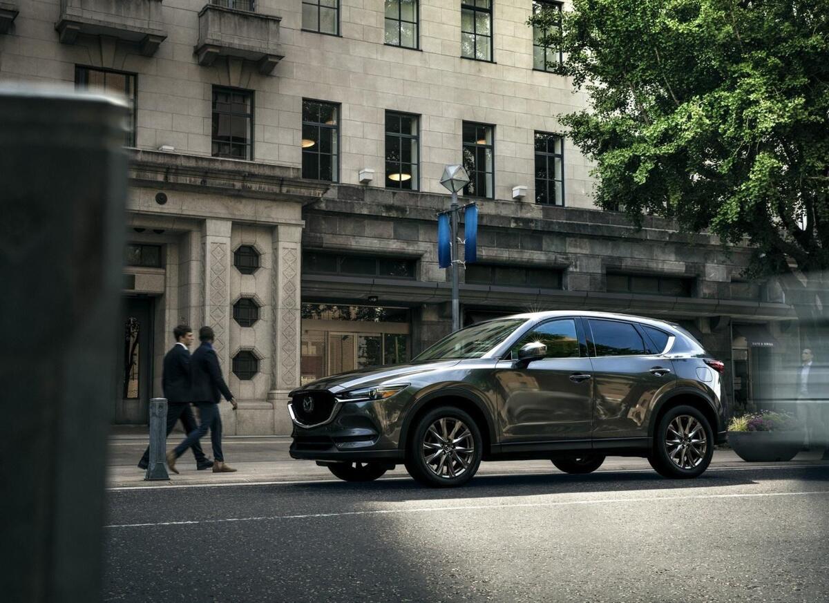 Mazda CX-5 2019 phiên bản màu đen sang trọng