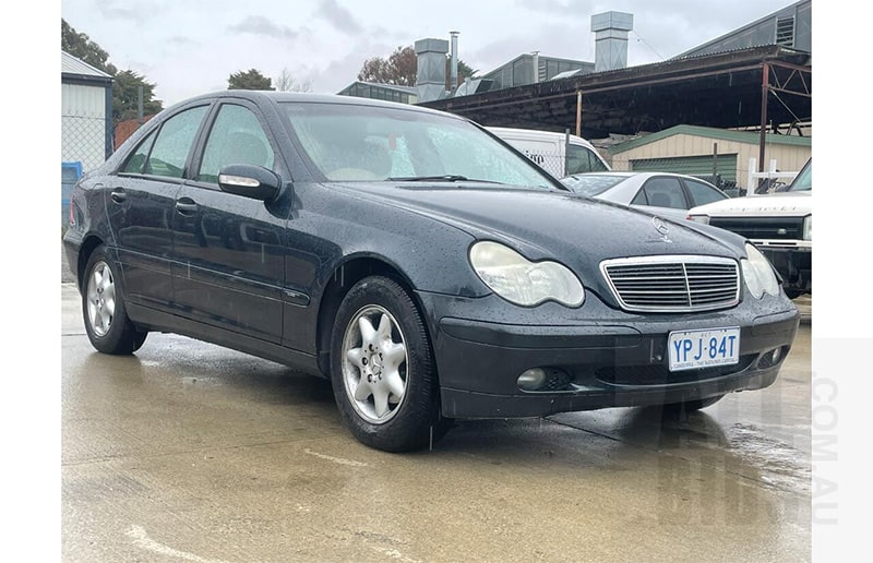 Xe ô tô số tự động Mercedes-Benz C180 bản 2002