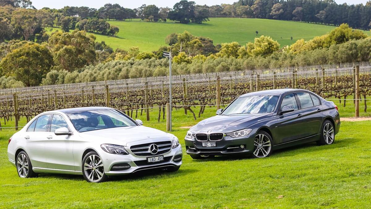 Mercedes C200 và BMW 320i là đối thủ cạnh tranh trực tiếp với nhau về phân khúc xe sedan