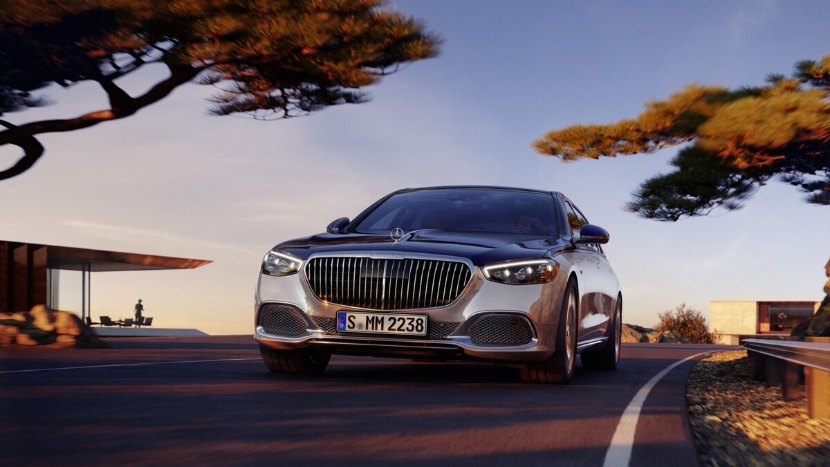 Mercedes Maybach trang bị khối động cơ mạnh mẽ từ V6 đến V12