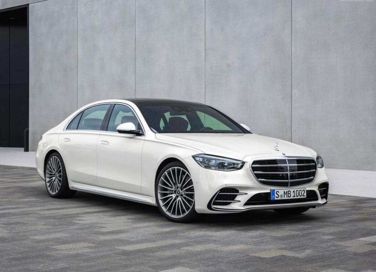 Mercedes S450 thiết kế thân xe rất thanh thoát và sang trọng