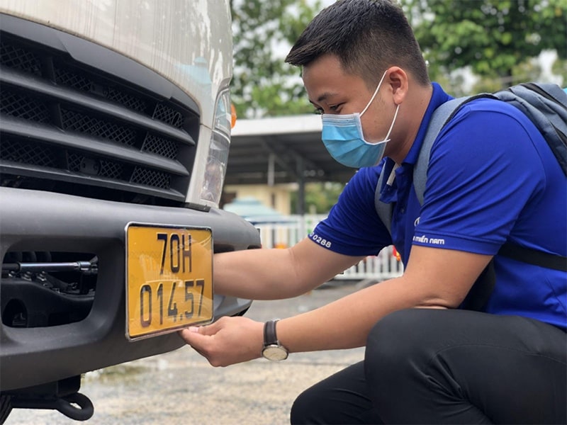 Mua xe cũ khác tỉnh có đổi biển số không?