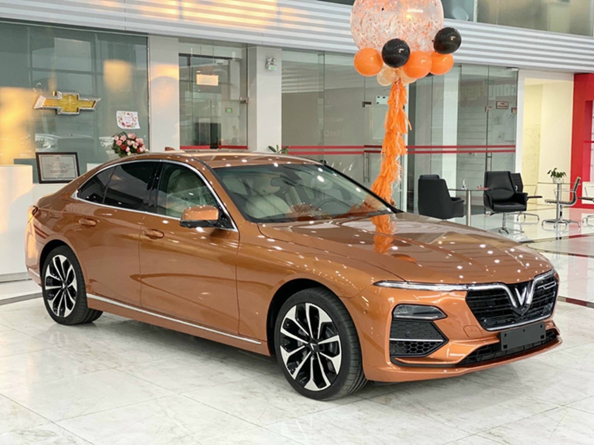 Mua xe Lux A2.0 nhanh chóng với quy trình lăn bánh, trả góp đơn giản