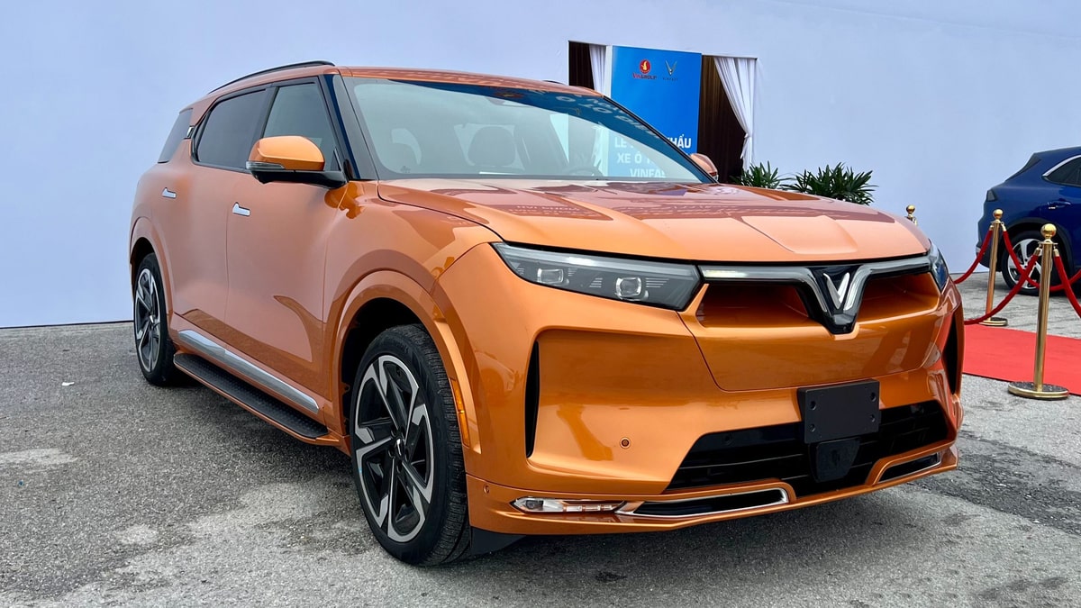 Mua xe VinFast VF 9 hỗ trợ trả góp giá trị lên đến 70%