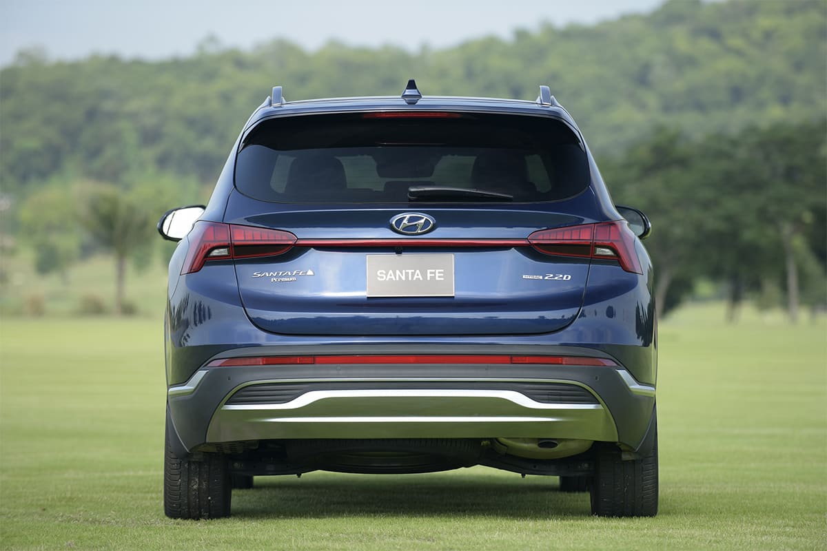 Ngoại thất đuôi xe Santa Fe 2021
