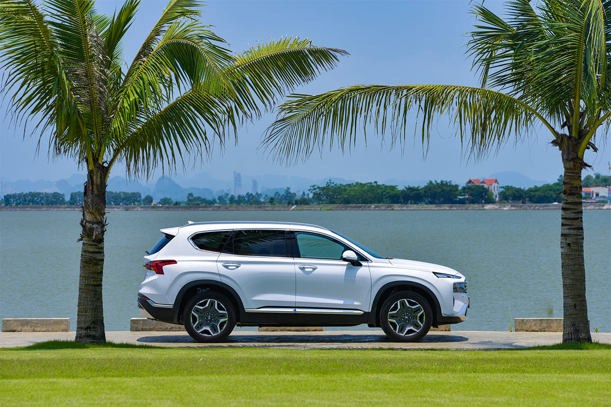 Ngoại thất thân xe SantaFe