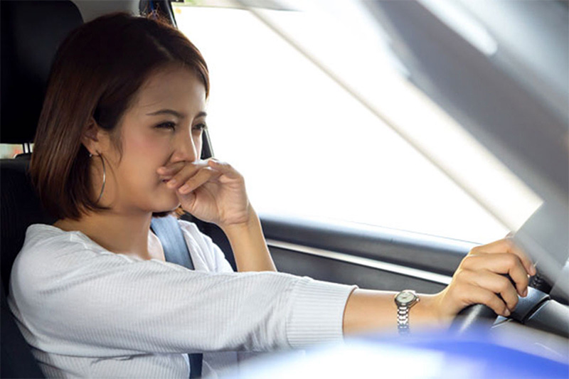 Nguyên nhân khiến xe ô tô có mùi hôi