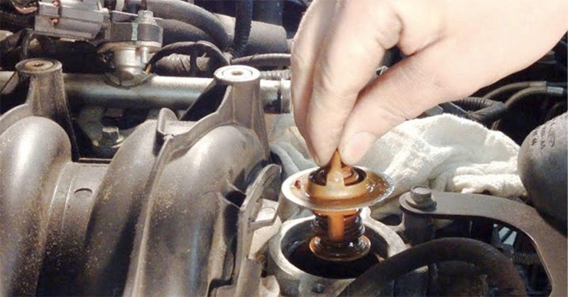 Nguyên nhân khiến đèn báo lỗi động cơ sáng liên tục