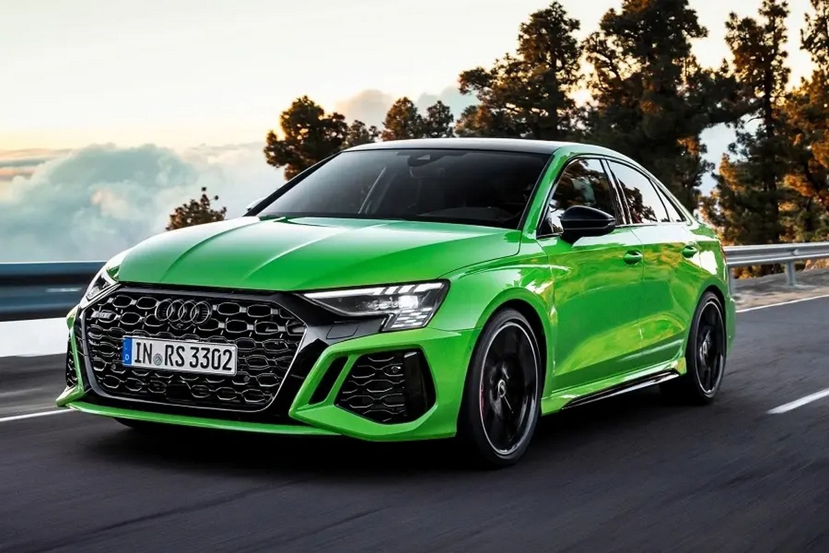 Nhâm Tý 1981 nên chọn ô tô màu xanh lá cây