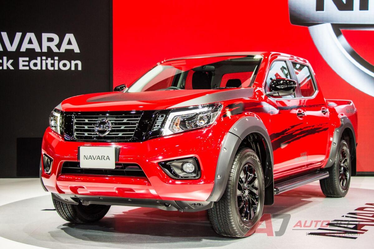 Nissan Navara 2023 sở hữu kích thước lớn hầm hố