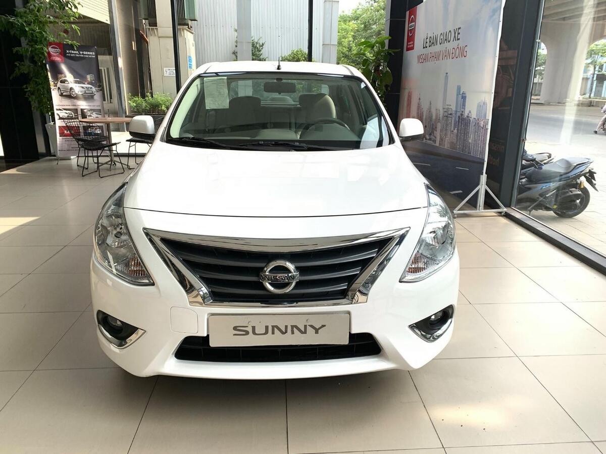 Nissan Sunny 2022 thiết kế đầu xe thể thao mạnh mẽ