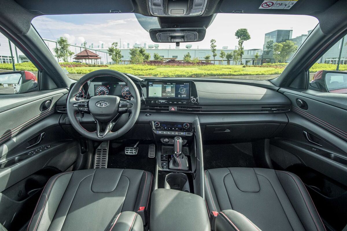 Nội thất Hyundai Elantra Sport