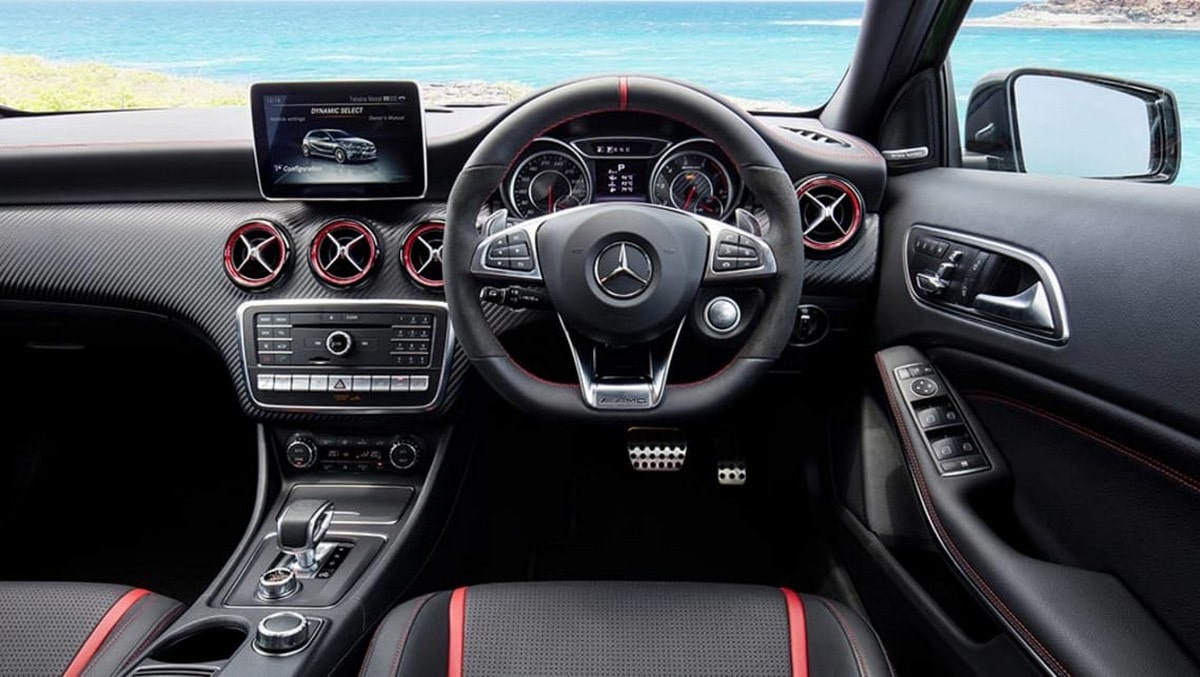 Nội thất Mercedes-Benz A250 Sport AMG