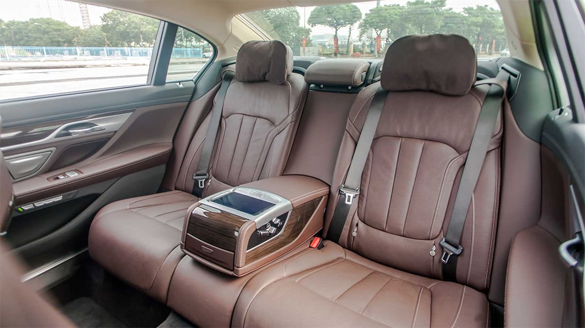 Ghế ngồi 730i mang đến sự thoải mái tối đa cho người lái và hành khách