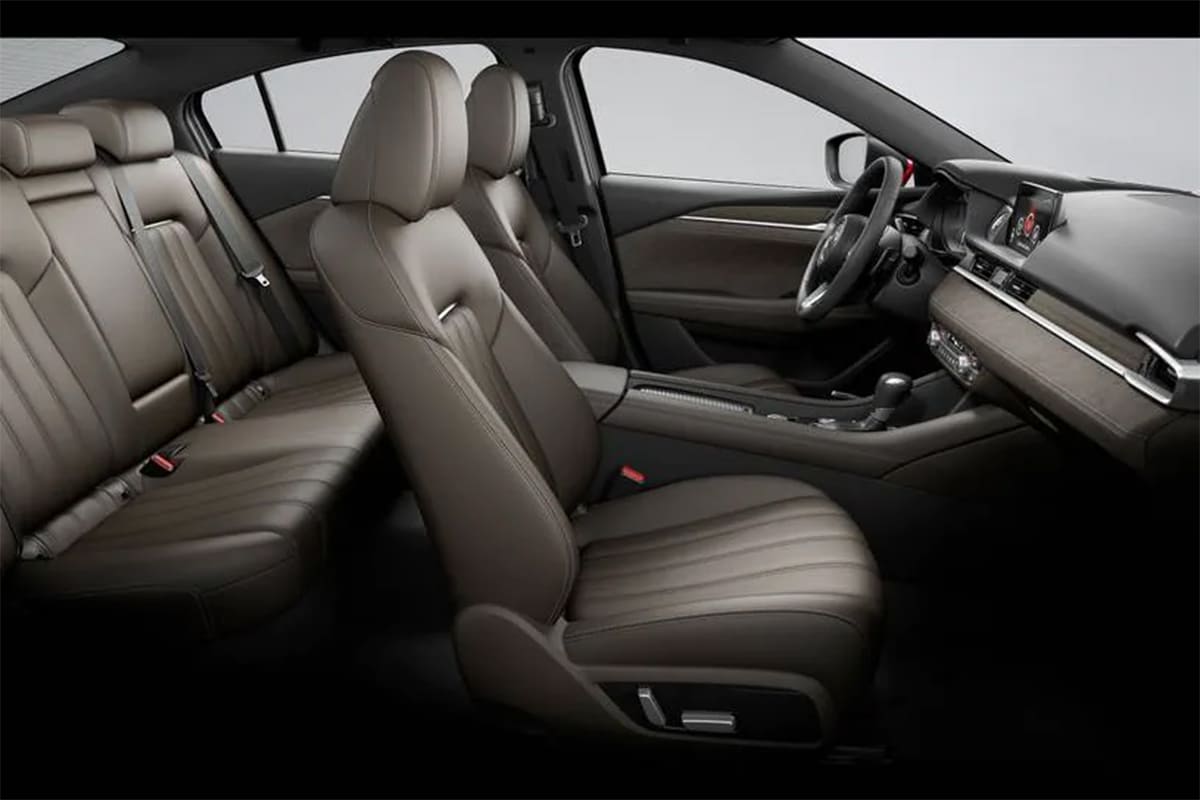 Không gian nội thất của Mazda 6 2022