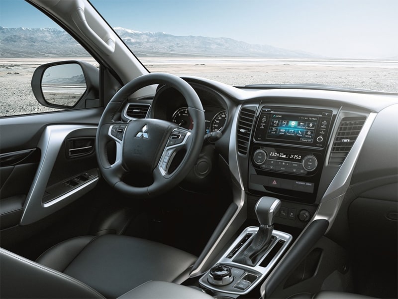 Nội thất xe Mitsubishi Pajero Sport