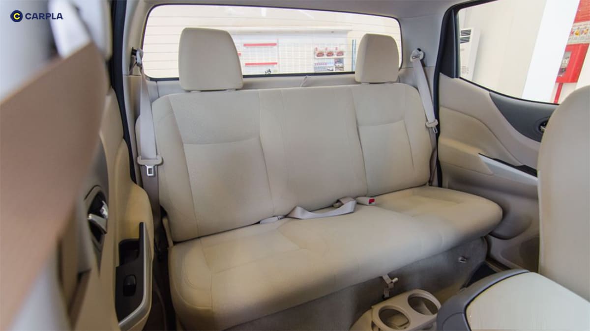 Nissan Navara 2019 sở hữu ghế ngồi rộng, thoáng mang lại sự thoải mái cao