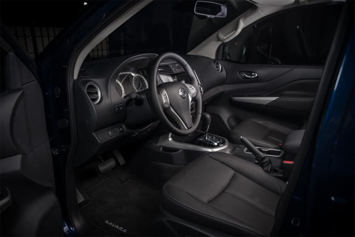 Vô lăng xe Nissan Navara 2020 hiện đại và bắt mắt