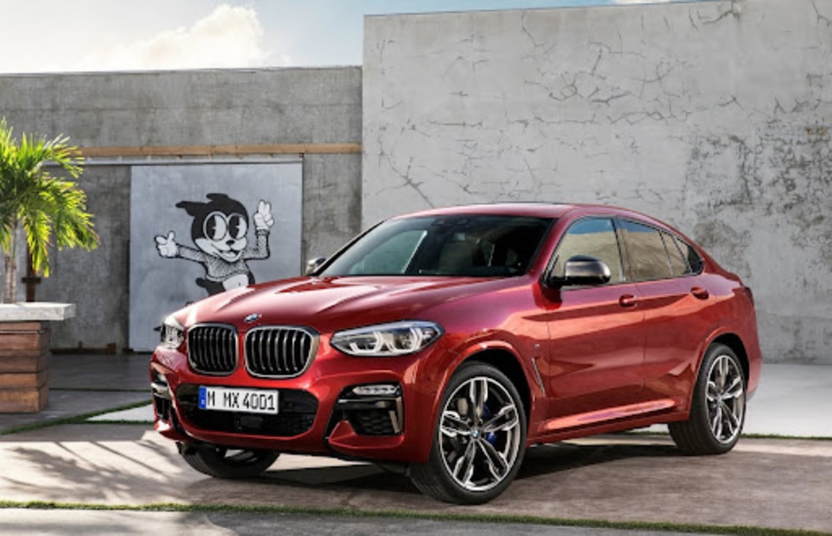 Phần thân xe của BMW X4 có những đường dập nổi kéo dài, tạo nên vẻ khỏe khoắn