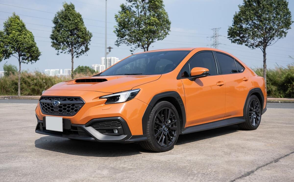 Phần thân xe của WRX 2023 thể hiện sự năng động và trẻ trung