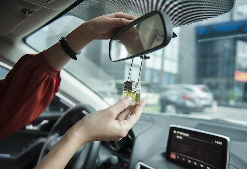 phương pháp hiệu quả nhất khử mùi ô tô