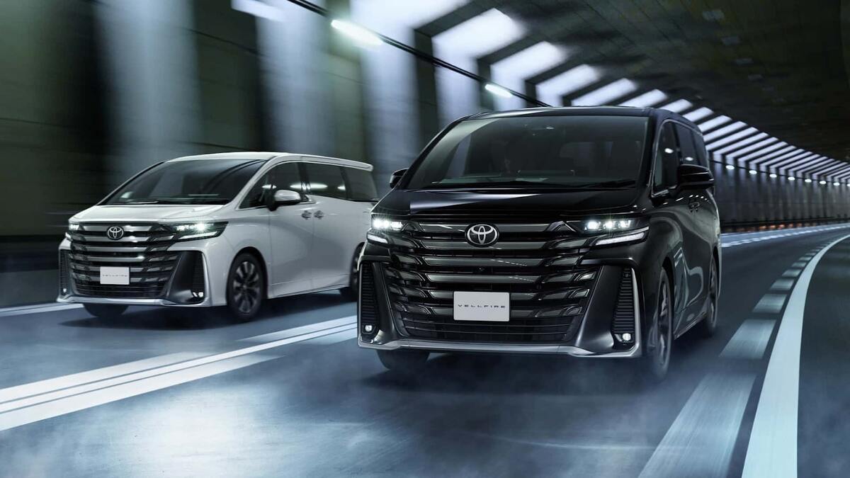 Quy trình lăn bánh của Toyota Alphard phải thanh toán nhiều phụ phí