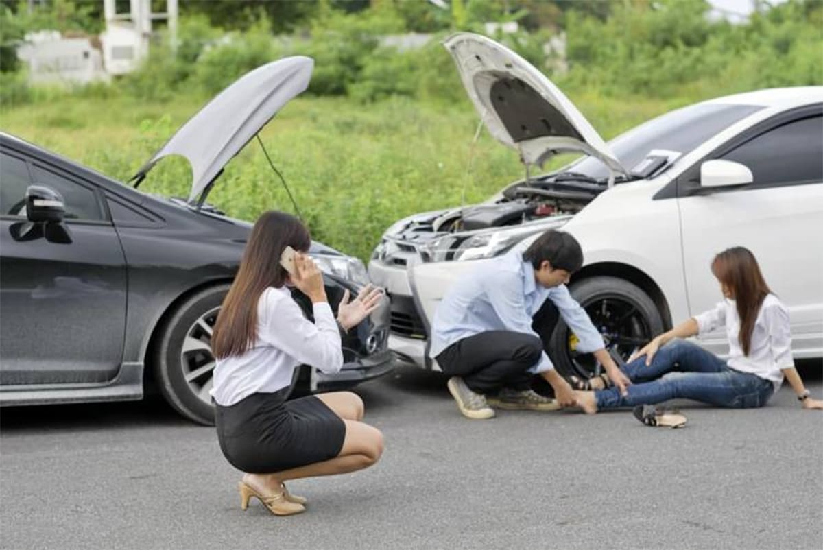 Sau tai nạn cần báo ngay cho bên công ty bảo hiểm nhận hỗ trợ bảo hiểm xe ô tô khi bị tai nạn