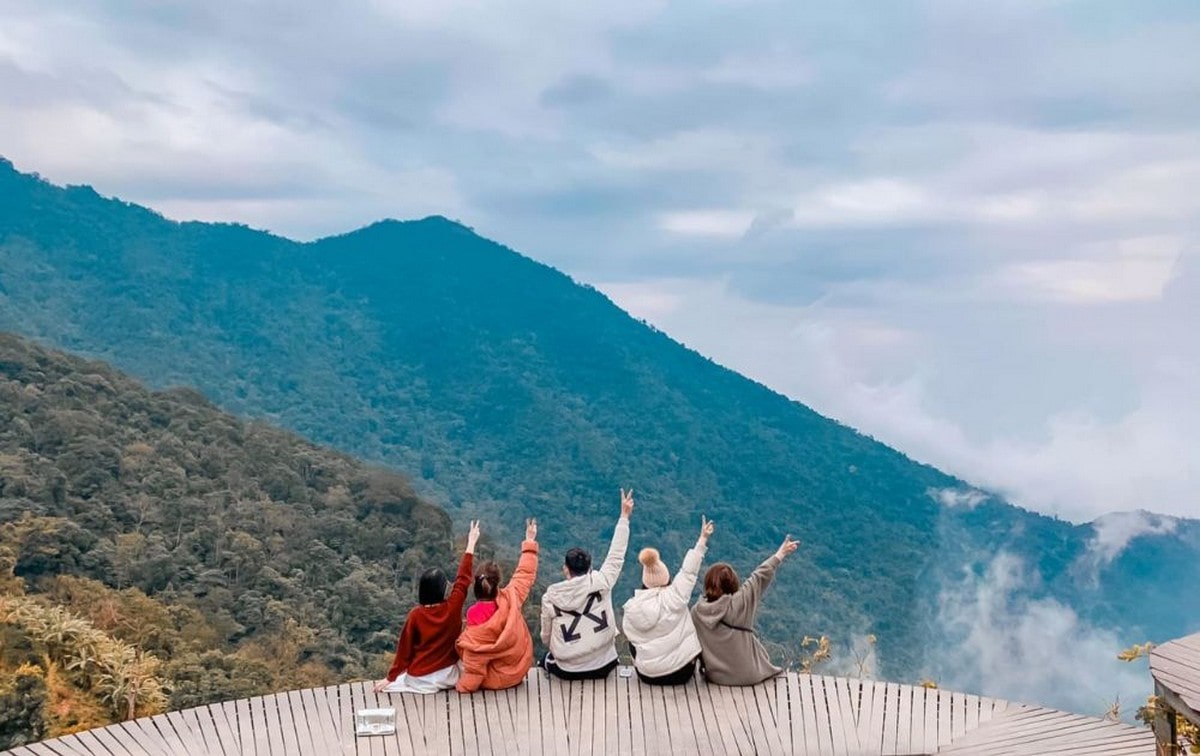 Săn mây trên đỉnh Thiên Nhí