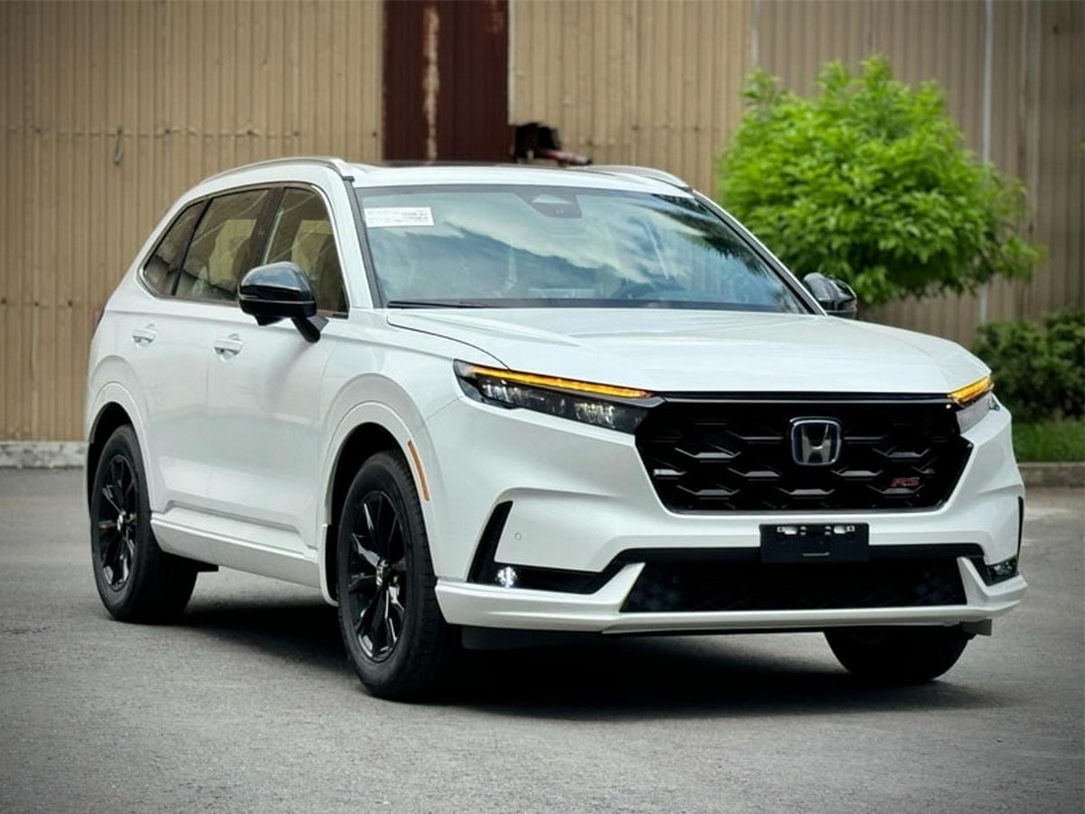 Người mang số 9 nên chọn màu xe trắng, xanh lam hoặc bạc