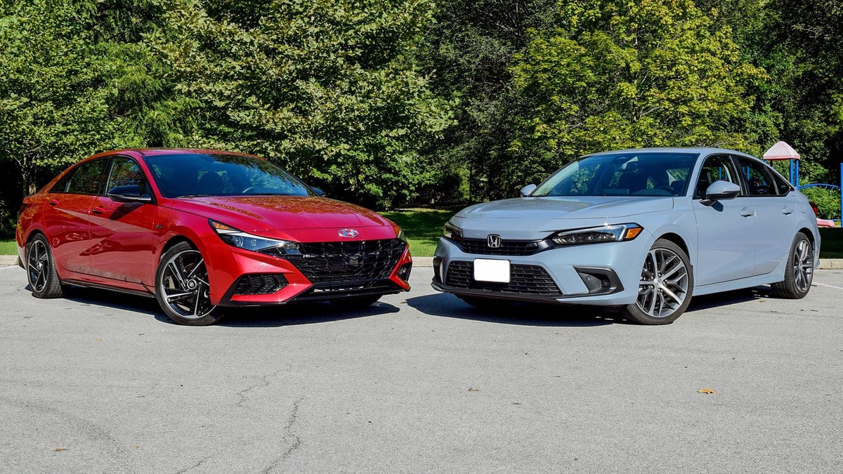 So sánh Hyundai Elantra Sport và Honda Civic RS