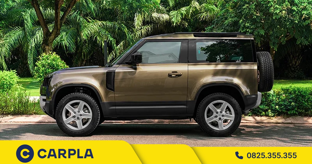 Thân xe Land Rover Defender 90 có phần nhỏ gọn nhưng vững chãi, chắc chắn