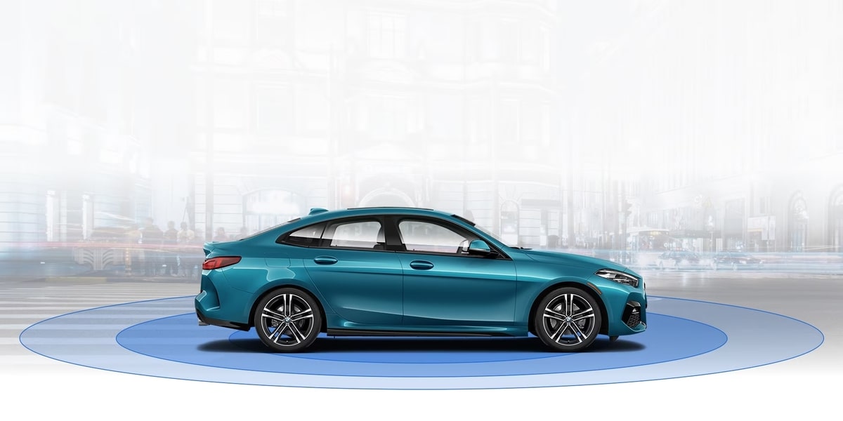 Thân xe sử dụng bộ mâm 5 chấu kép hình ngôi sao 16 inch