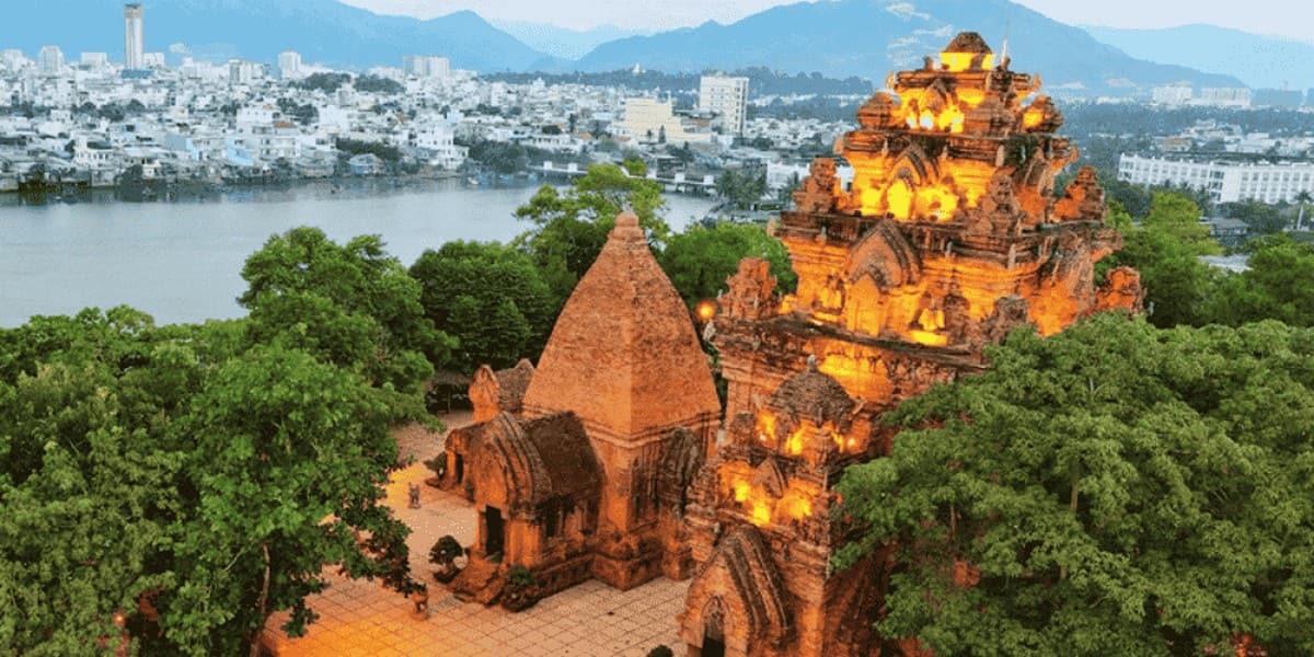 Tháp Bà Ponagar