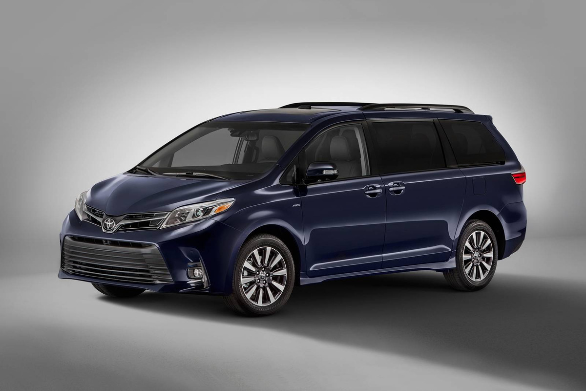 Thiết kế thân xe của Toyota Sienna 2023 cũng rất ấn tượng